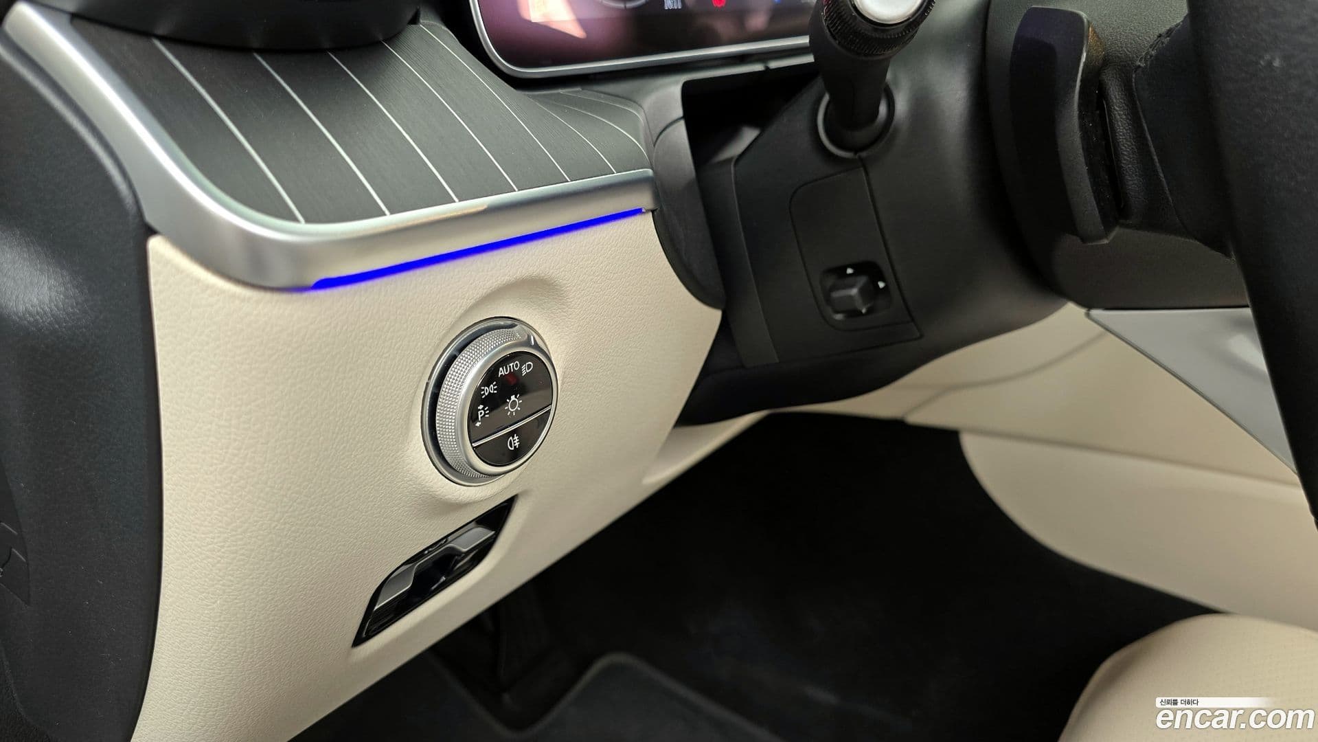 Main__Slider__Photo:C-Class Mercedes-Benz 2023.3-17