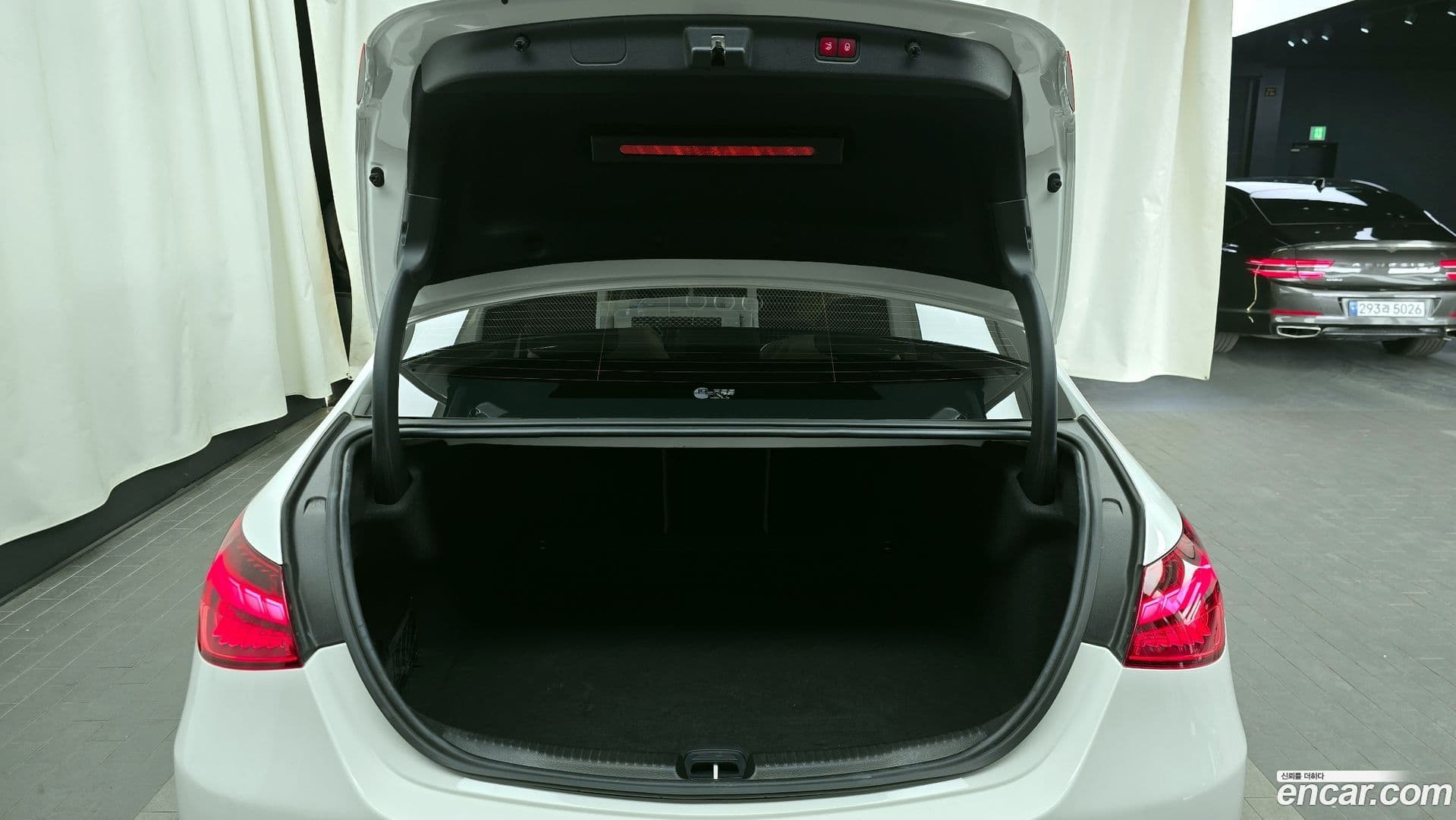 Main__Slider__Photo:C-Class Mercedes-Benz 2023.3-19