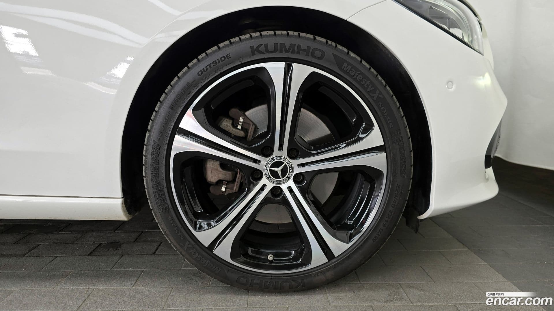 Main__Slider__Photo:C-Class Mercedes-Benz 2023.3-20