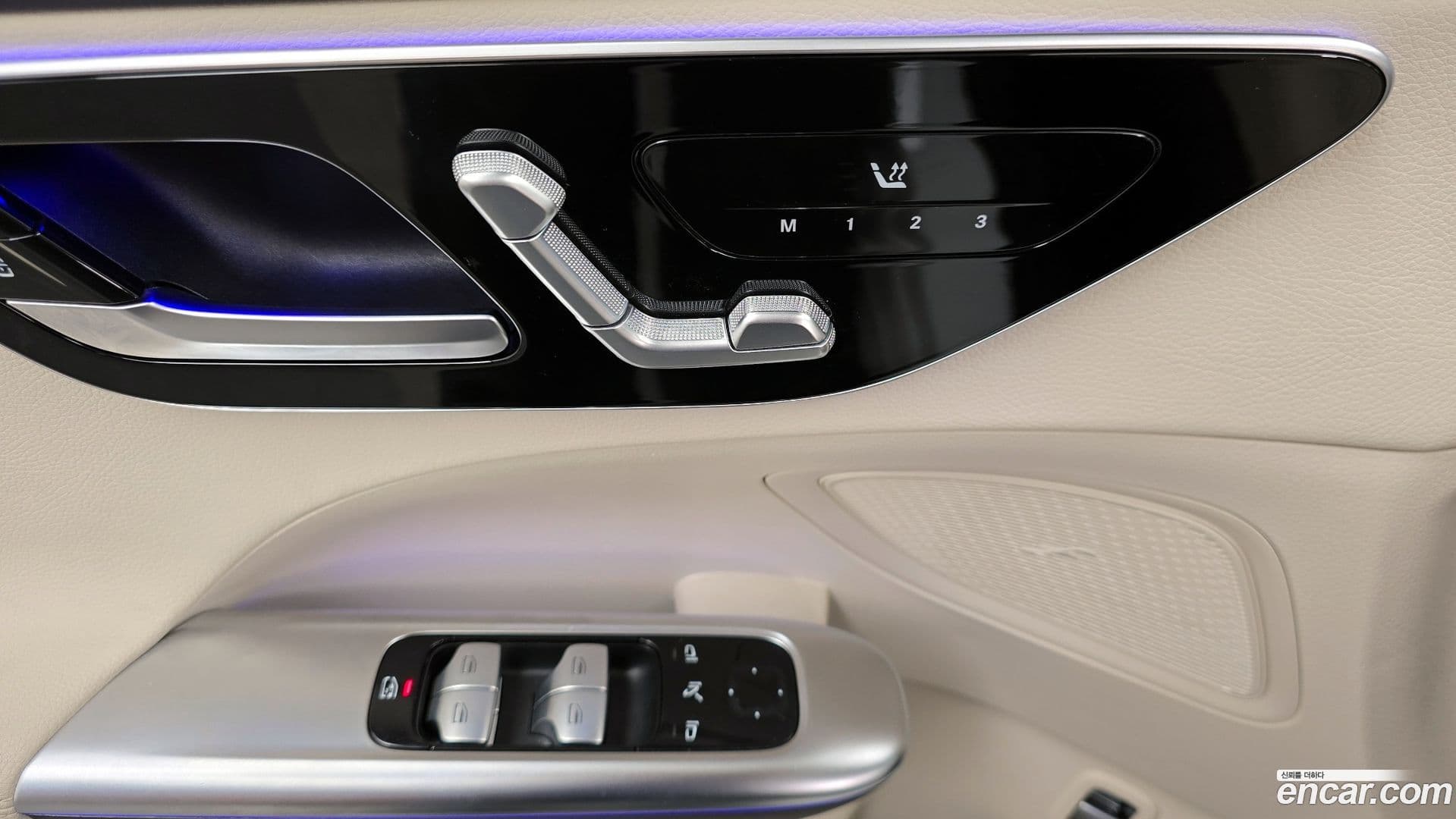 Main__Slider__Photo:C-Class Mercedes-Benz 2023.3-30