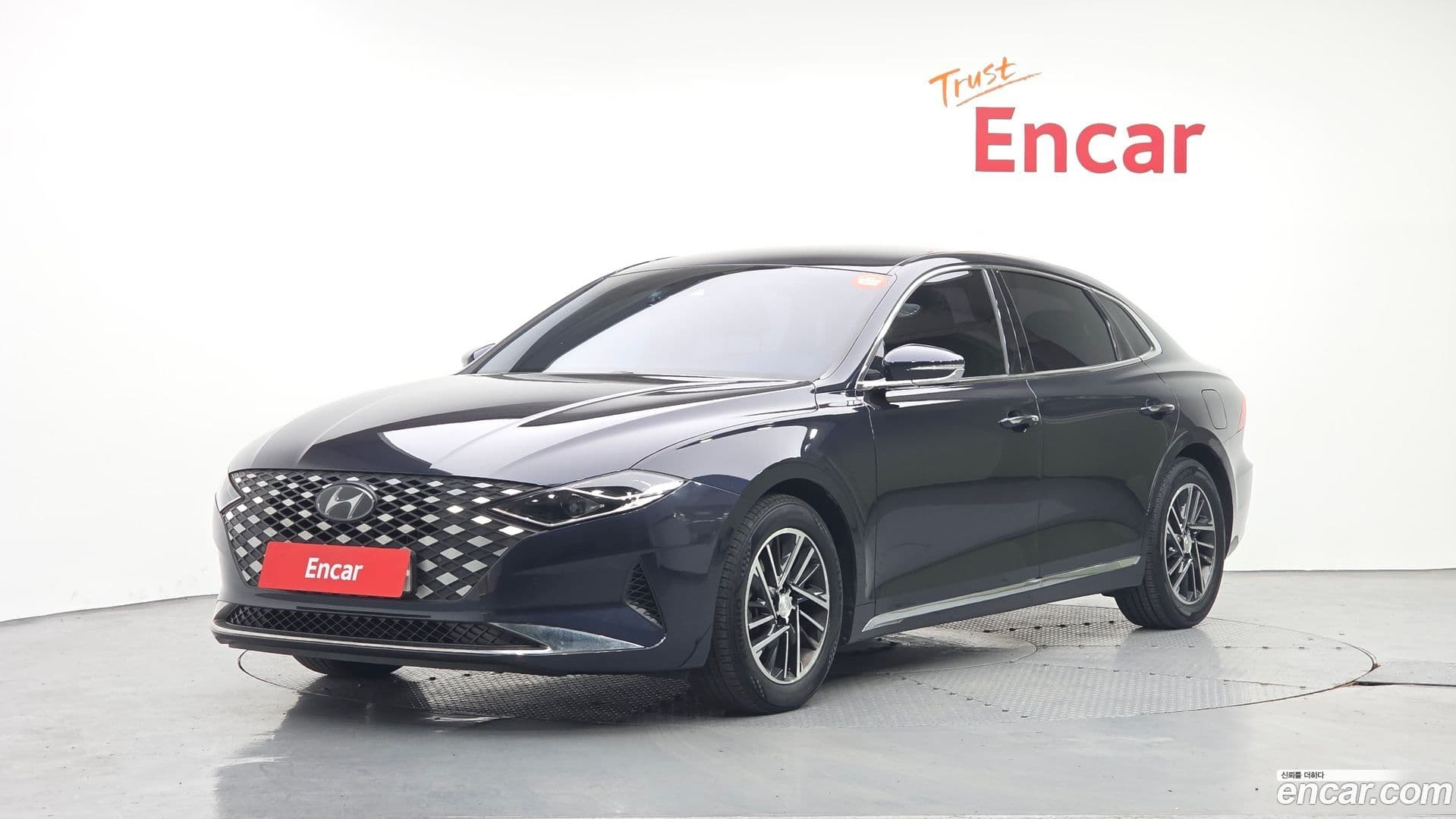 Main__Slider__Photo:Grandeur Hyundai 2020.1-0