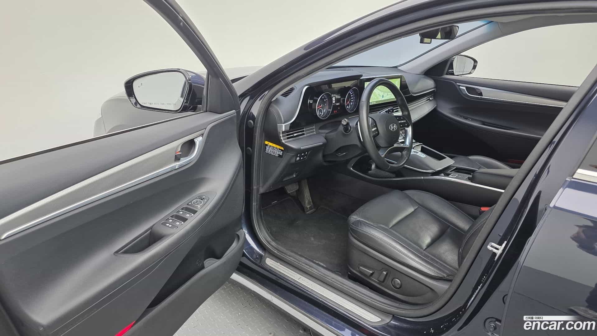 Grandeur Hyundai 2020.1-INNER-010