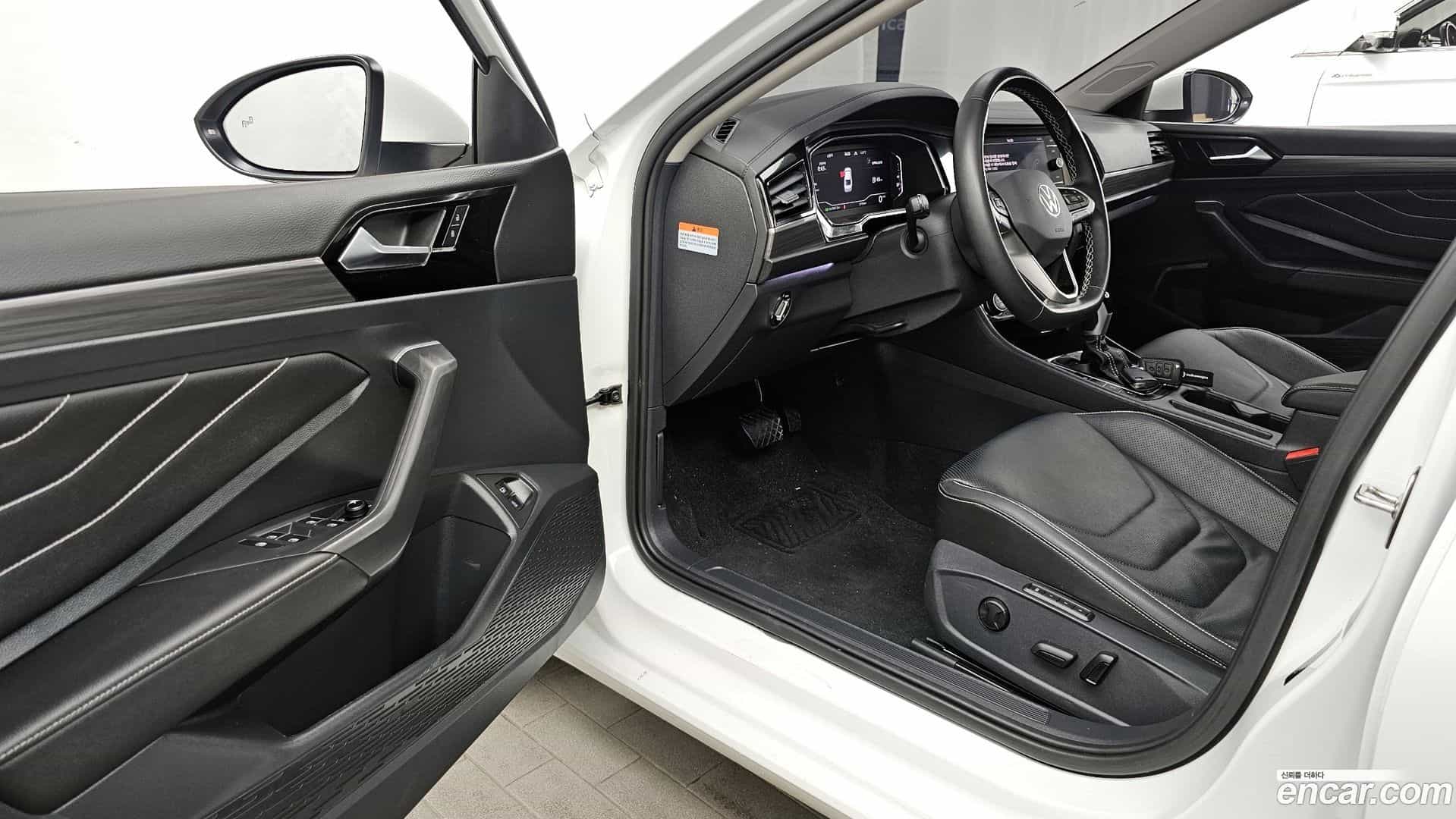 Jetta Volkswagen 2023.11-INNER-010