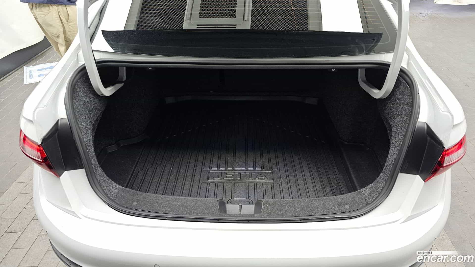 Jetta Volkswagen 2023.11-OPTION-024