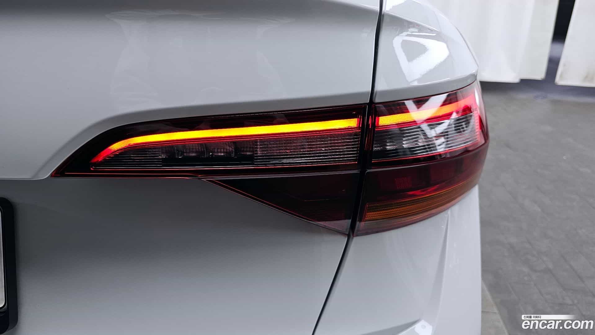 Jetta Volkswagen 2023.11-OUTER-033