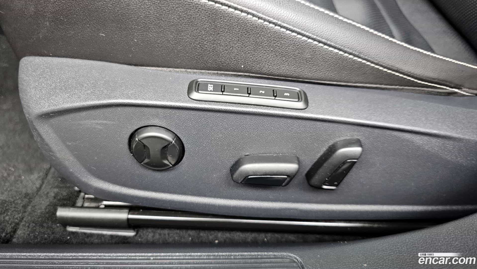 Jetta Volkswagen 2023.11-OPTION-044