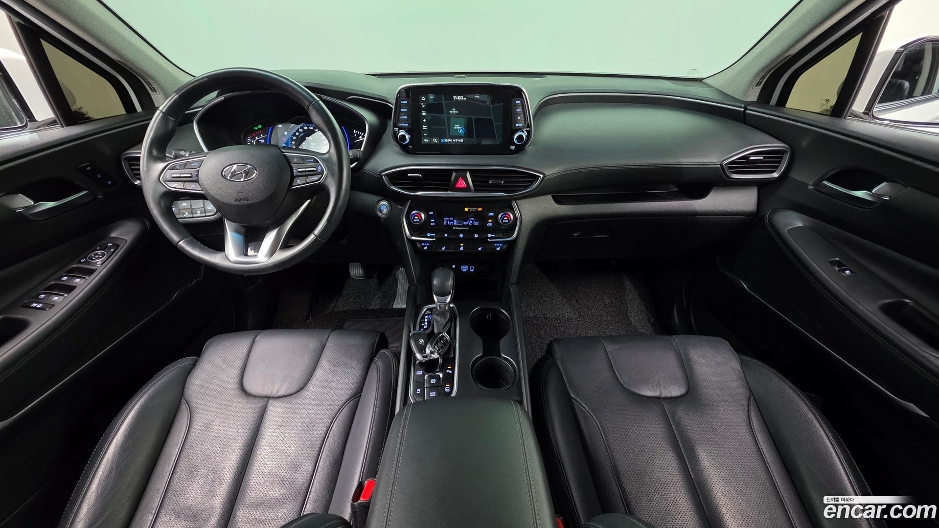 Main__Slider__Photo:Santafe Hyundai 2019.1-6
