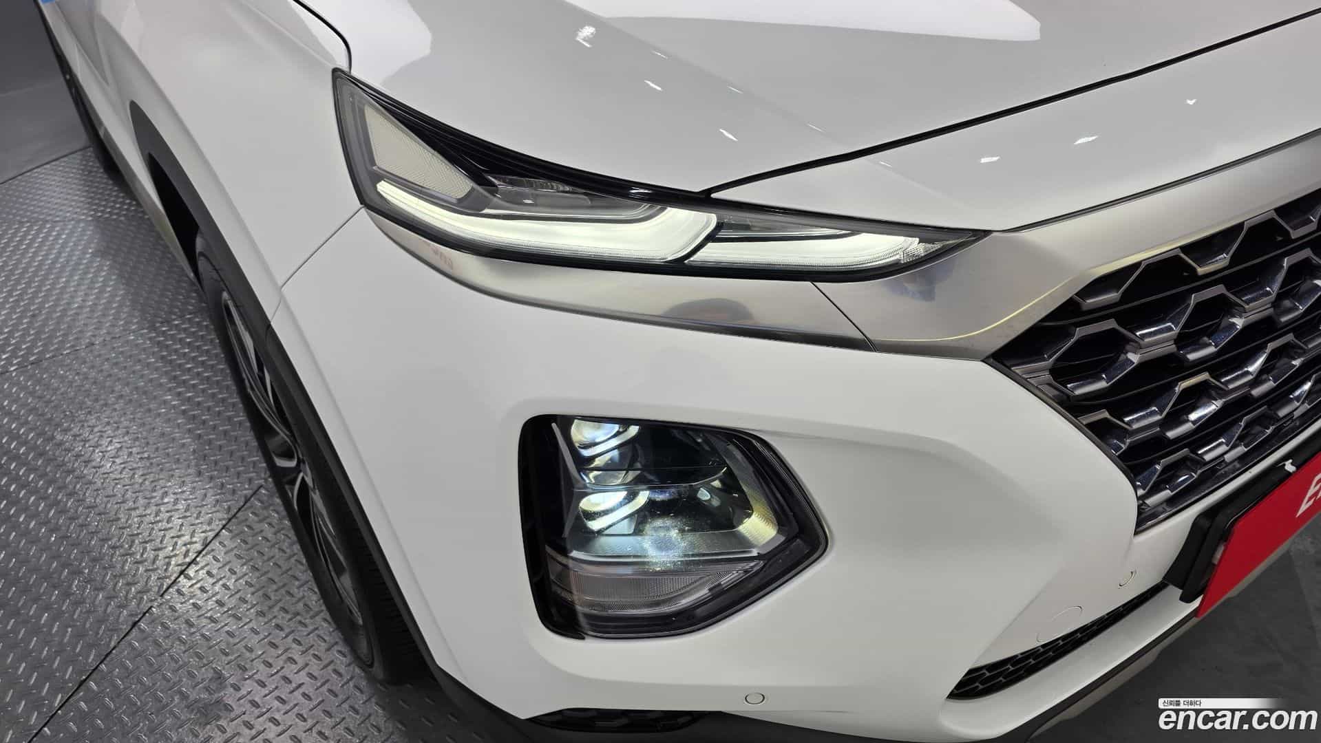 Santafe Hyundai 2019.1-OUTER-032