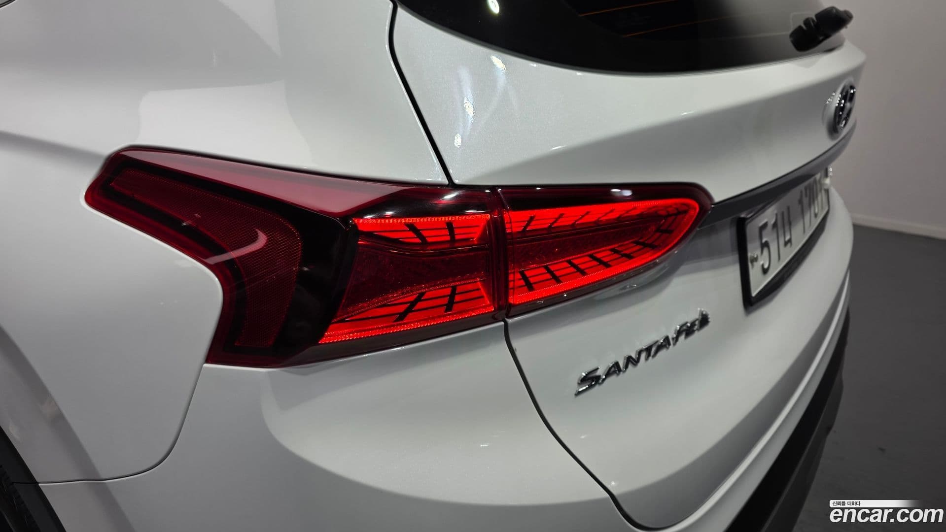 Main__Slider__Photo:Santafe Hyundai 2019.1-22