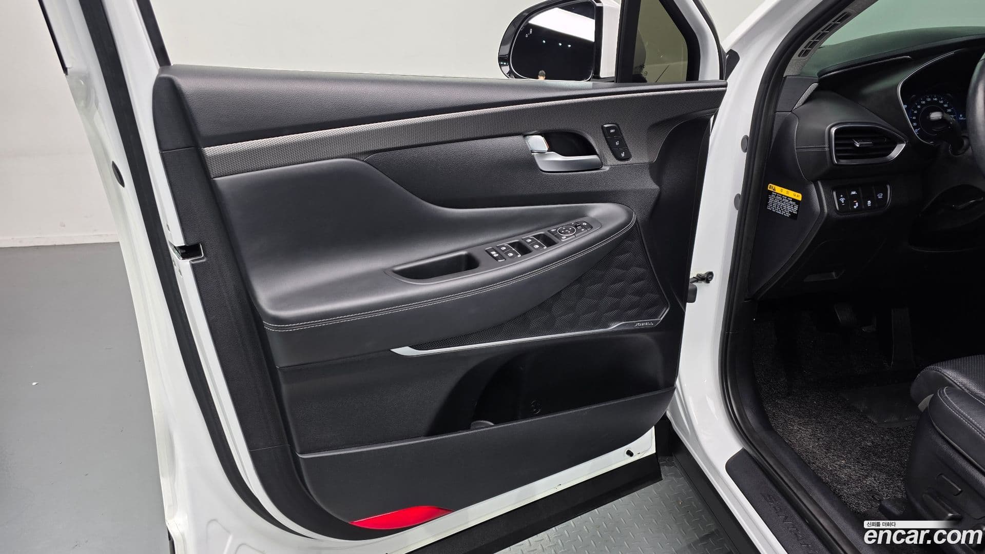 Main__Slider__Photo:Santafe Hyundai 2019.1-23