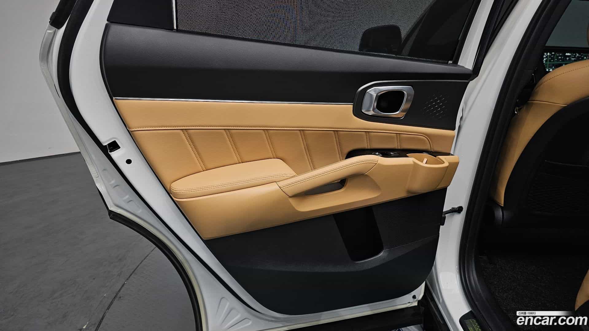 Sorento Kia 2023.4-INNER-035