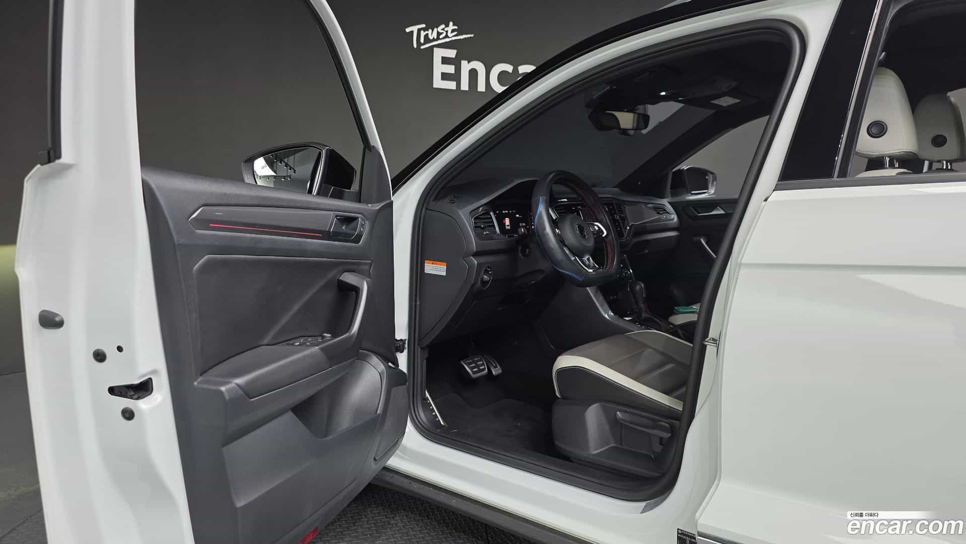 T-Roc Volkswagen 2021.11-INNER-010