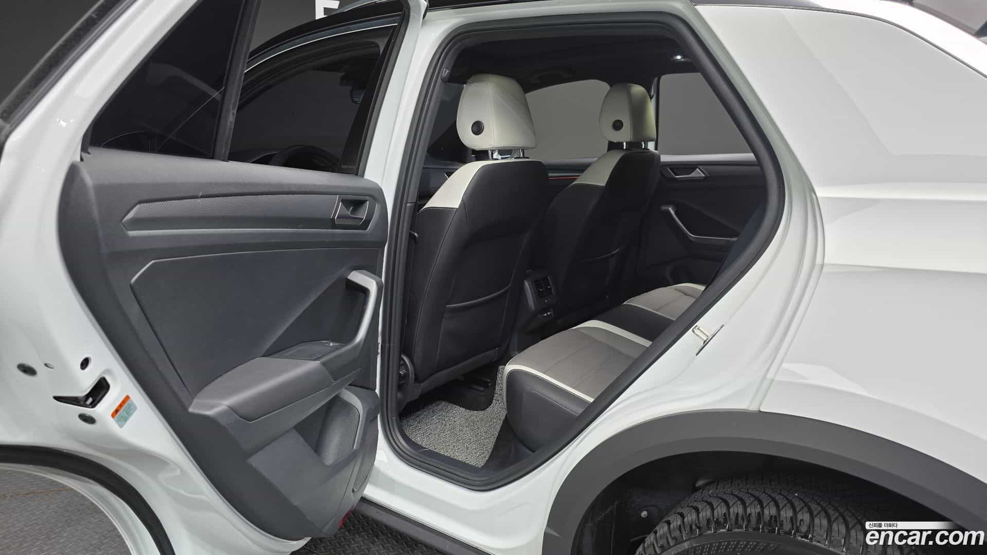 T-Roc Volkswagen 2021.11-OPTION-020