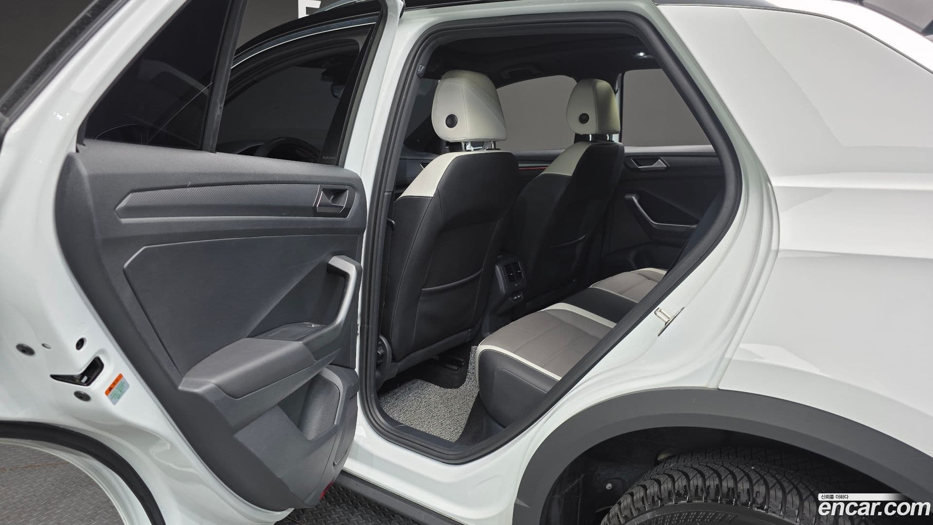 Main__Slider__Photo:T-Roc Volkswagen 2021.11-15