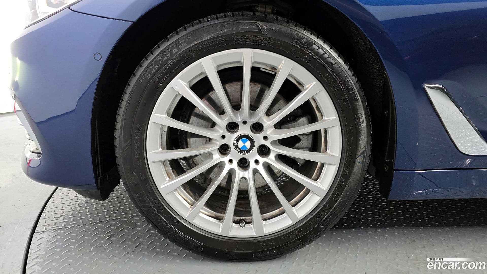 Main__Slider__Photo:5-Series BMW 2020.3-4