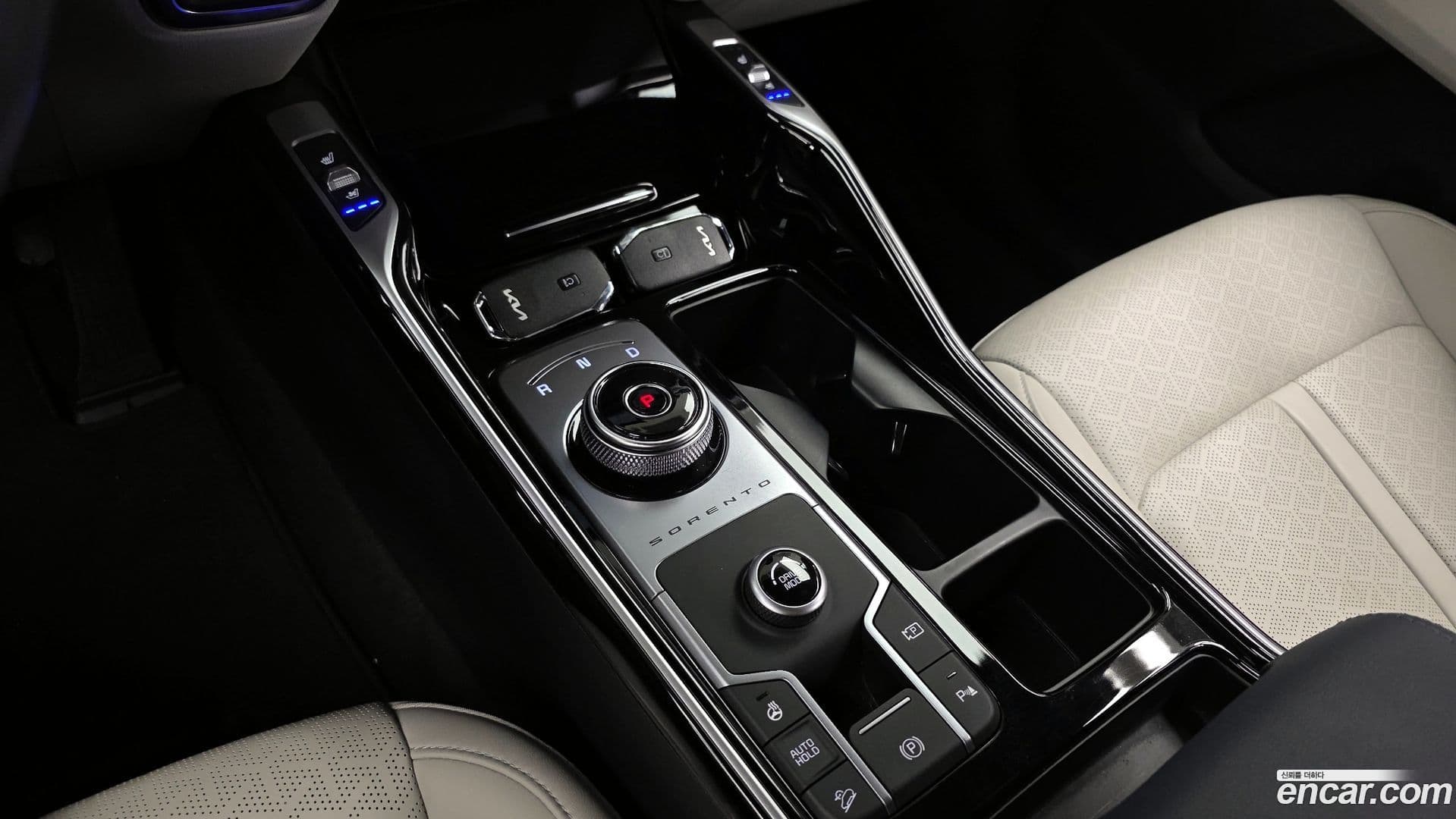 Main__Slider__Photo:Sorento Kia 2022.0-8
