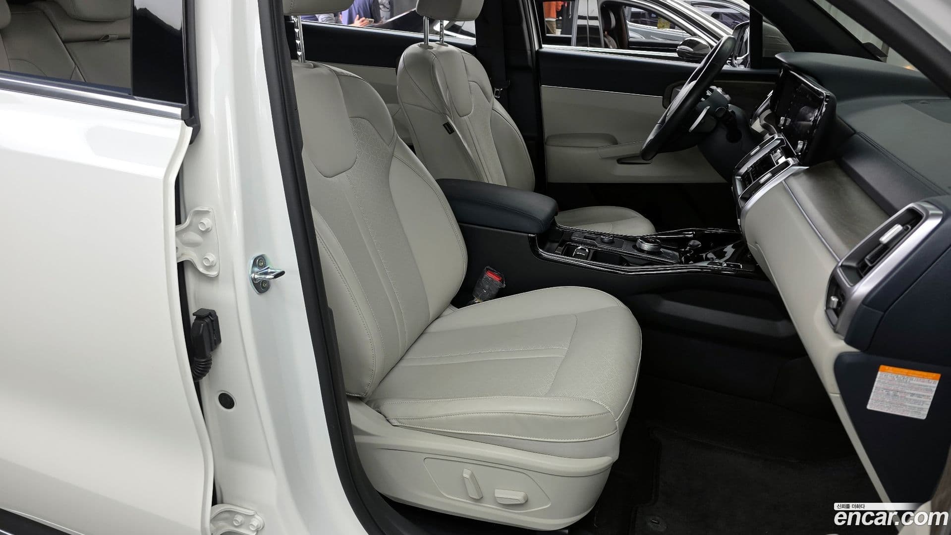 Main__Slider__Photo:Sorento Kia 2022.0-25