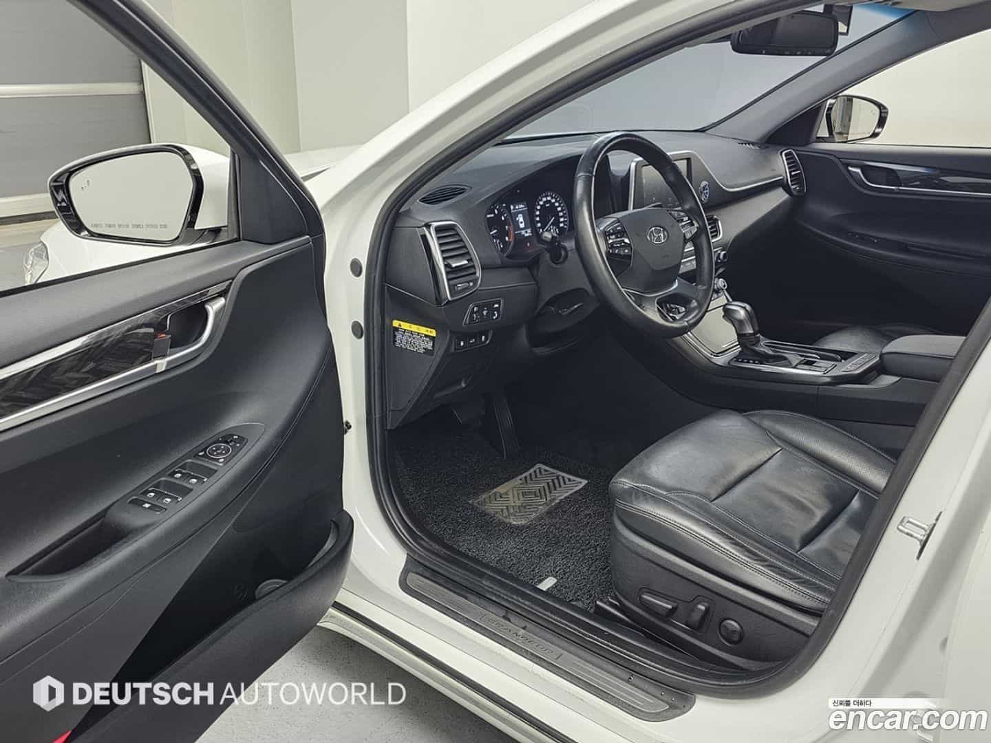 Grandeur Hyundai 2018.0-OPTION-015
