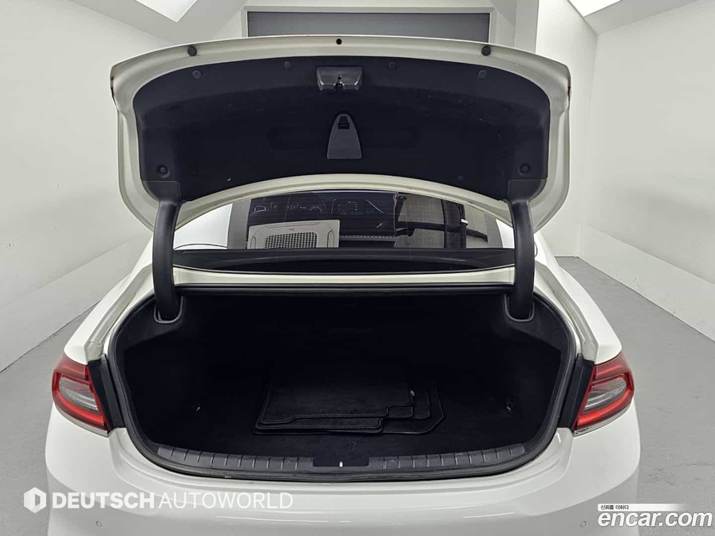 Grandeur Hyundai 2018.0-OPTION-023