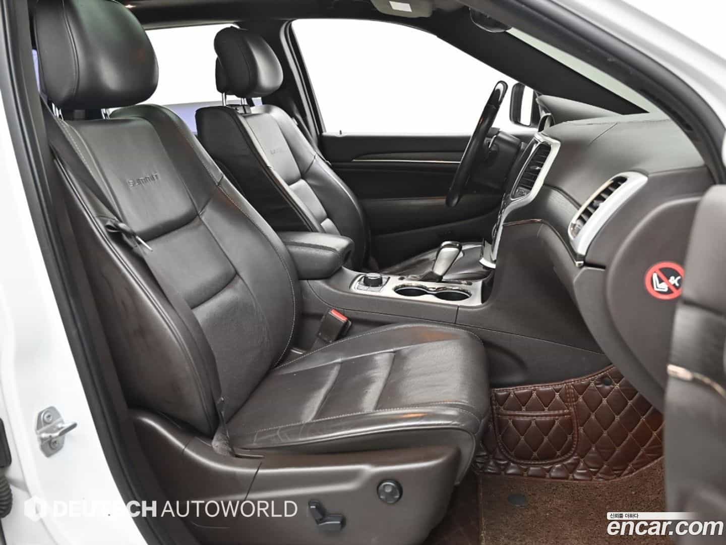 Cherokee Jeep 2018.2-INNER-010