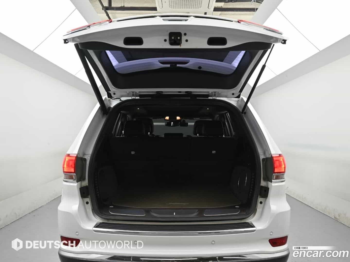 Cherokee Jeep 2018.2-OPTION-023