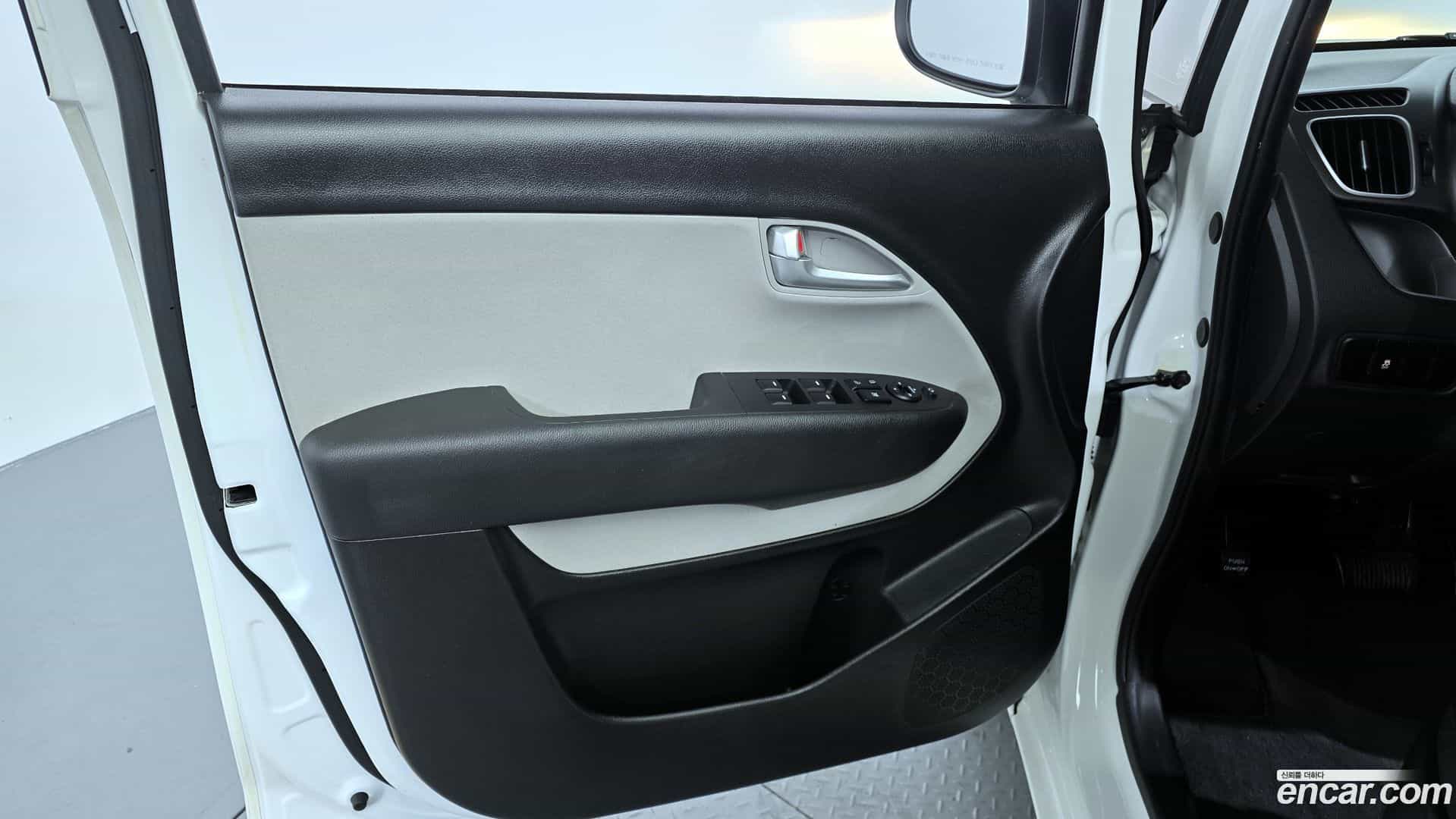 RAY Kia 2022.1-INNER-034