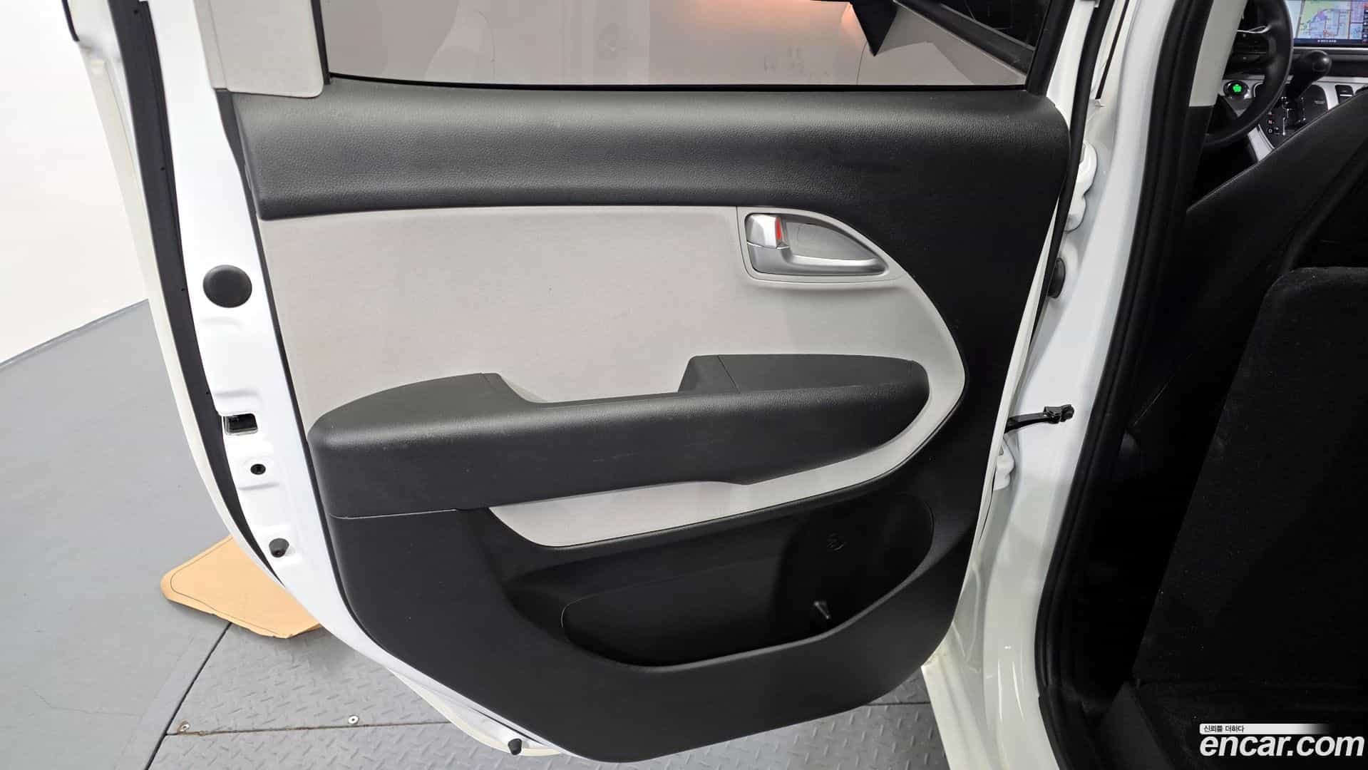 RAY Kia 2022.1-INNER-035