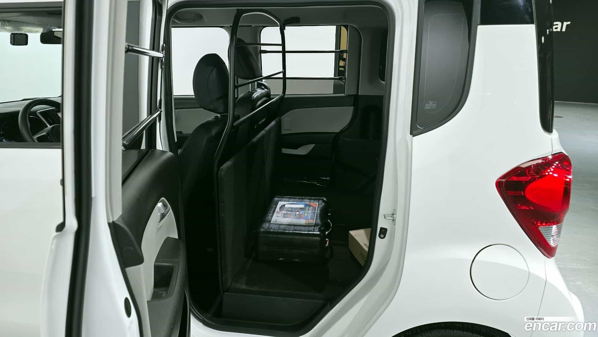 RAY Kia 2022.1-INNER-036