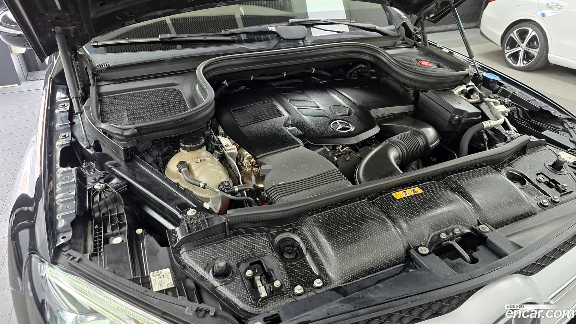 GLE-Class Mercedes-Benz 2021.2-OUTER-006