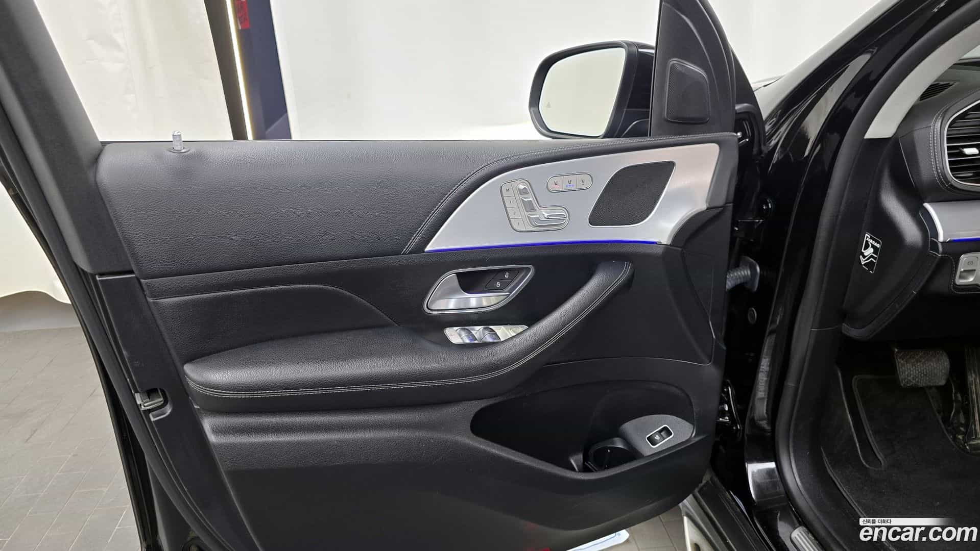 GLE-Class Mercedes-Benz 2021.2-INNER-034