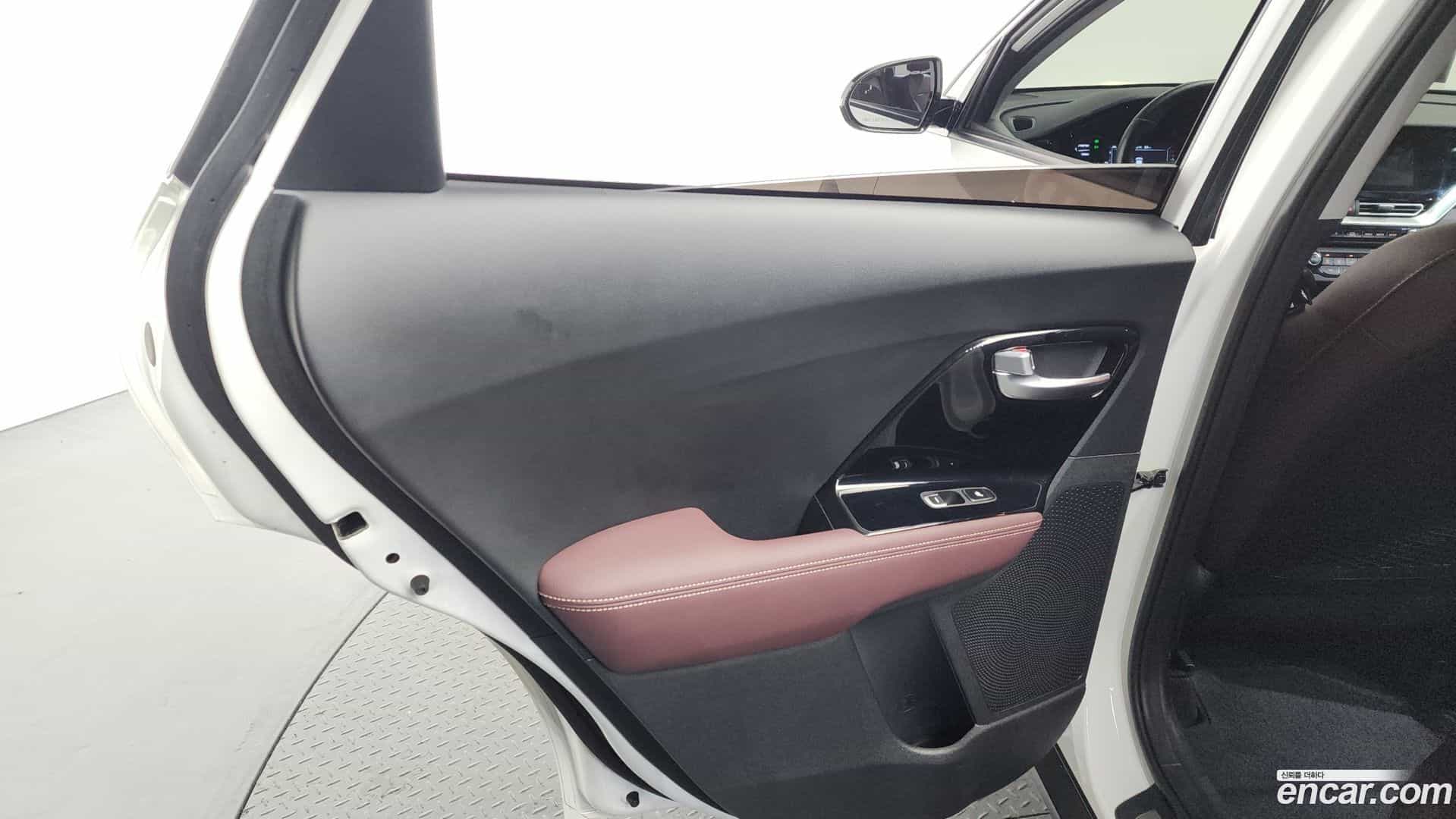 Niro Kia 2020.10-INNER-035