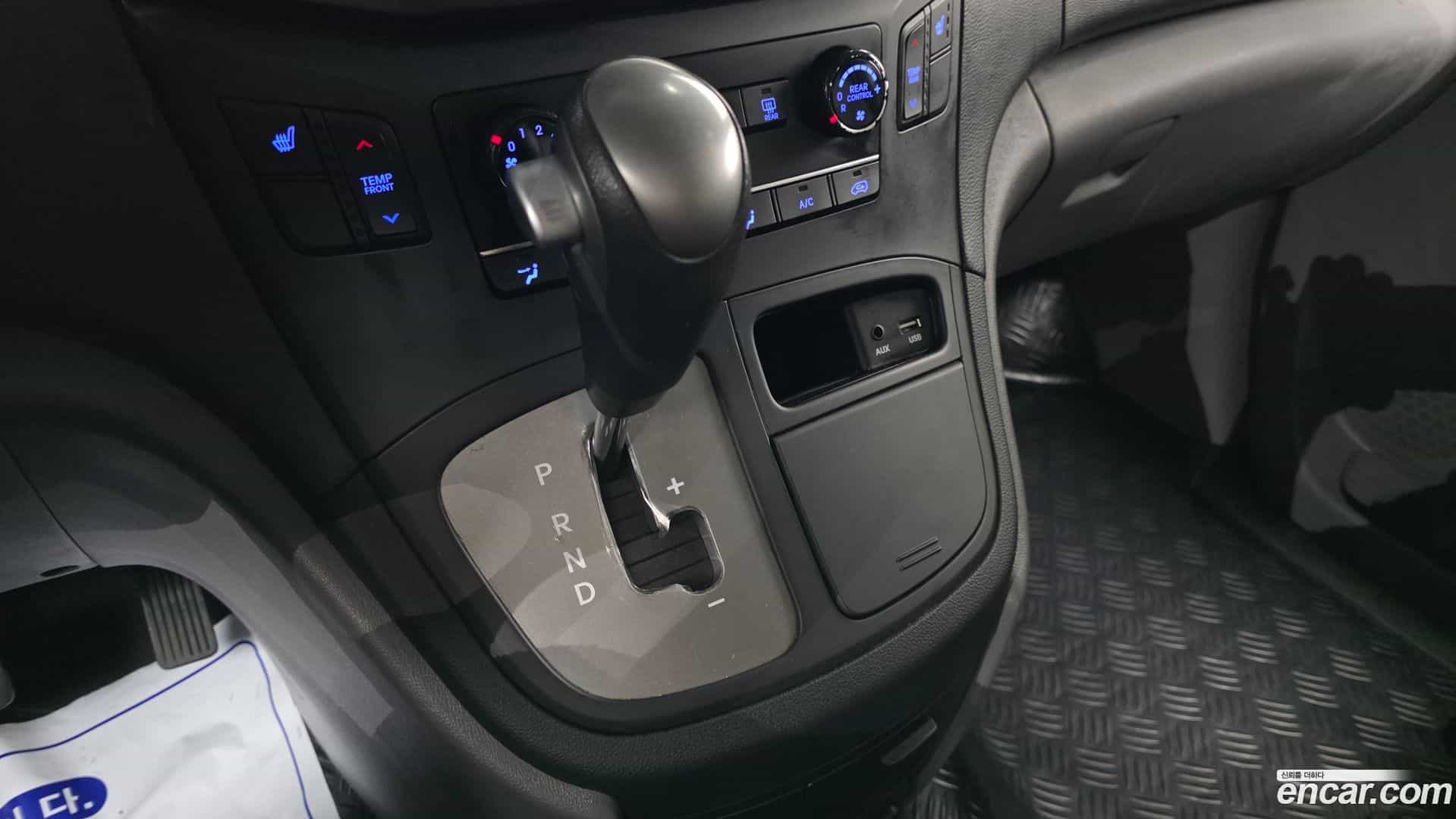 Starex Hyundai 2017.5-INNER-009