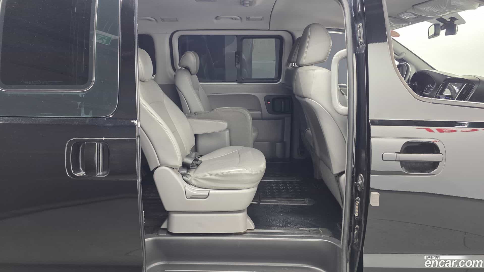 Starex Hyundai 2017.5-OPTION-015