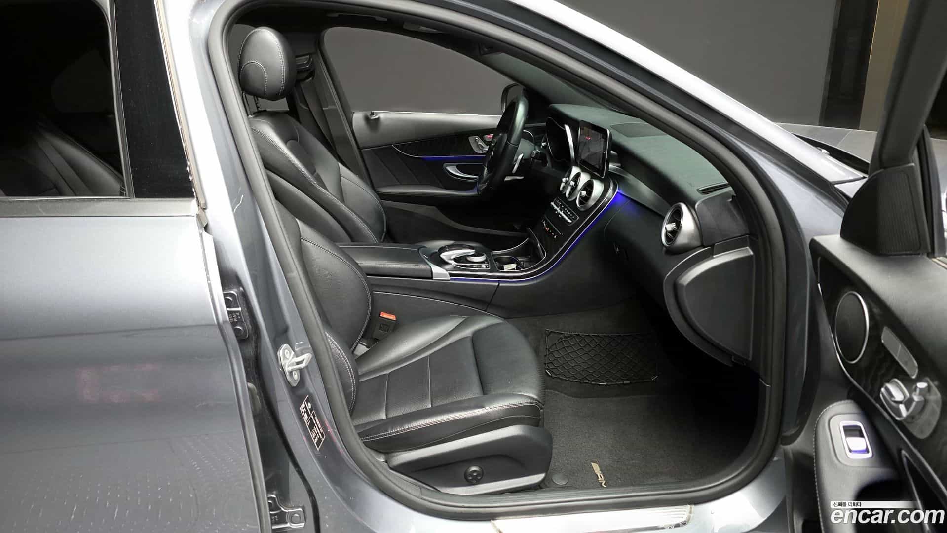 C-Class Mercedes-Benz 2019.5-OPTION-015