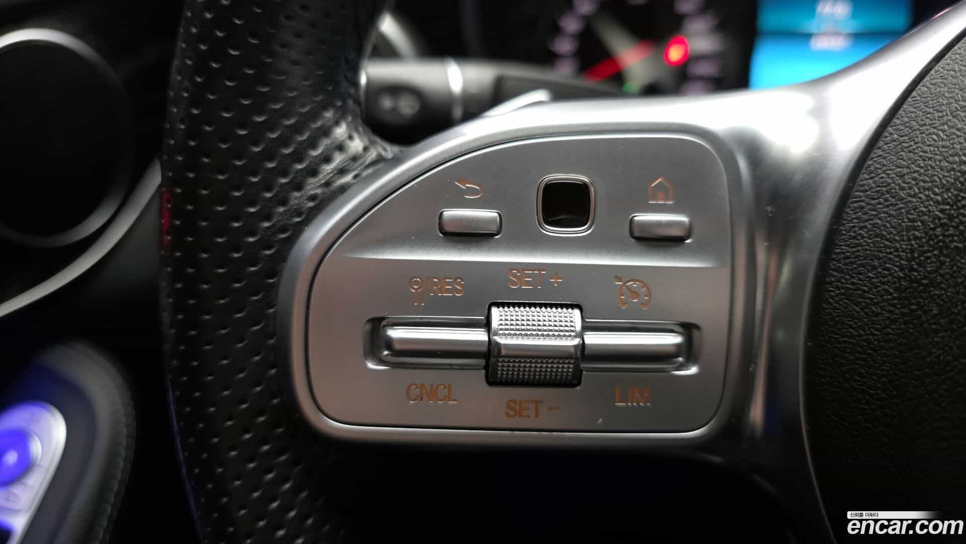 C-Class Mercedes-Benz 2019.5-OPTION-022