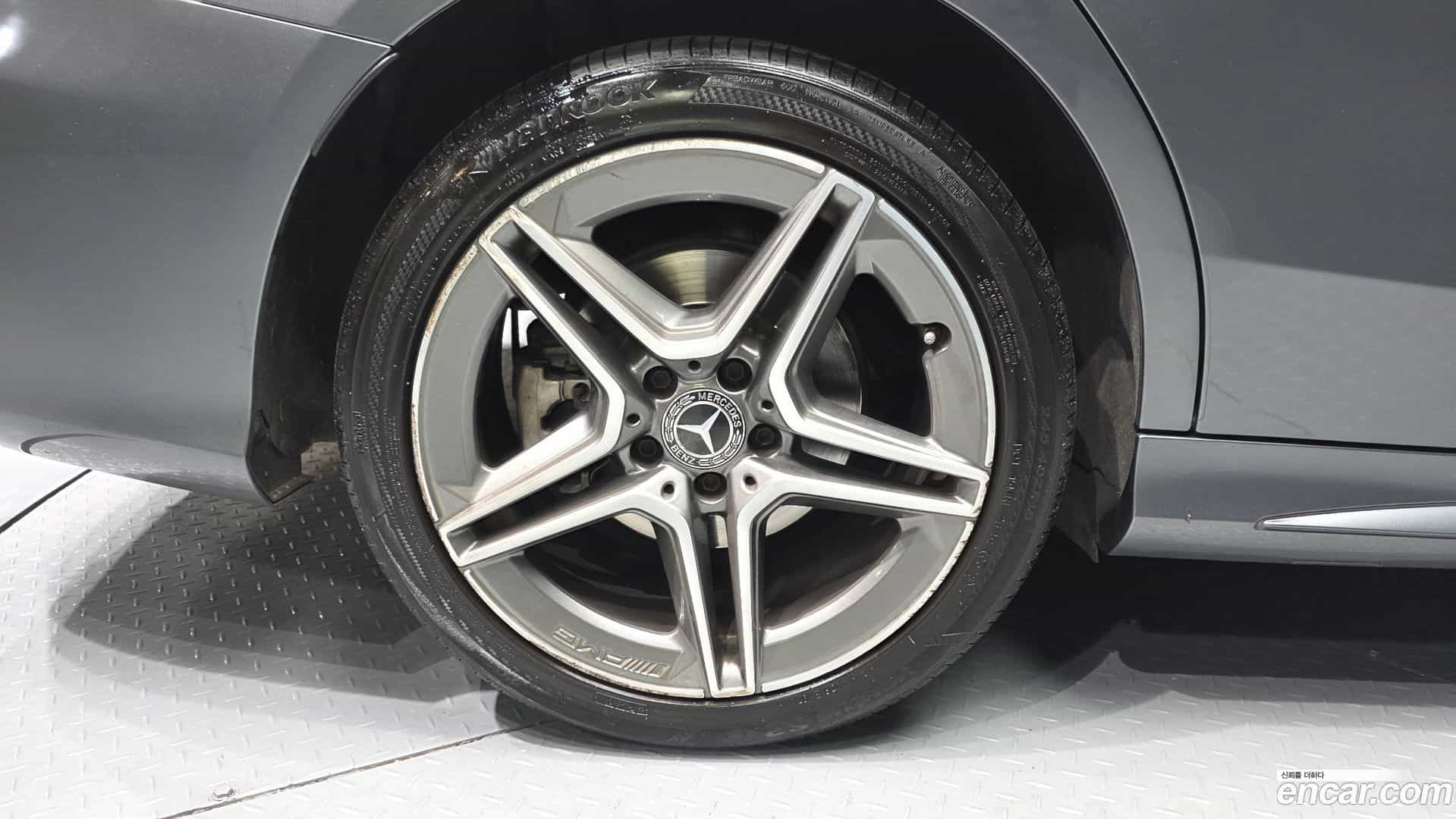 C-Class Mercedes-Benz 2019.5-OUTER-031