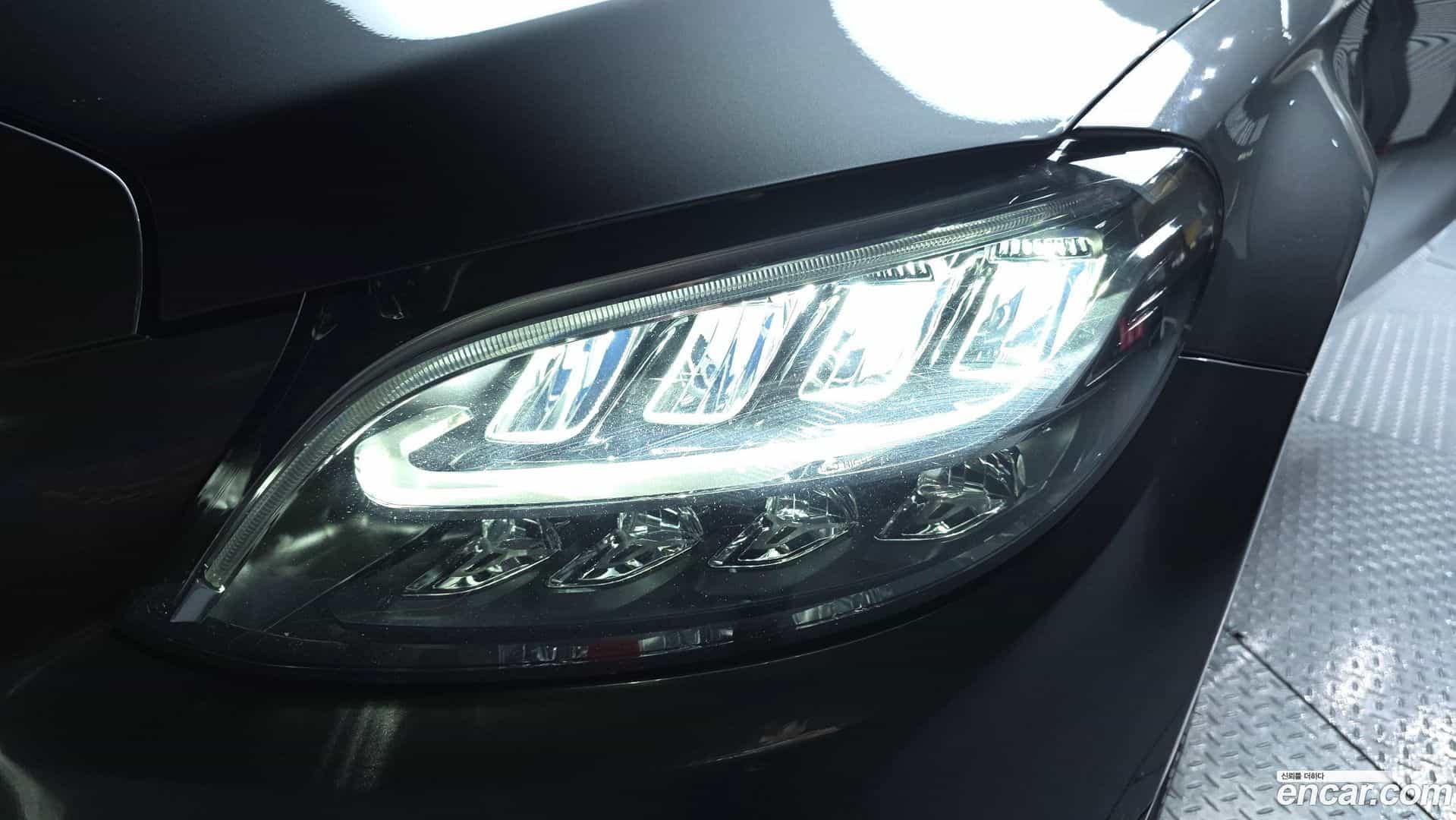 C-Class Mercedes-Benz 2019.5-OUTER-032