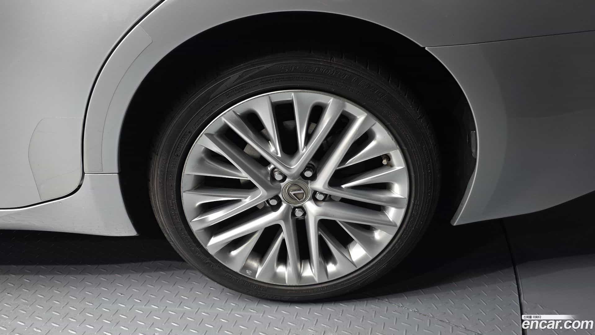 ES Lexus 2014.4-OUTER-005
