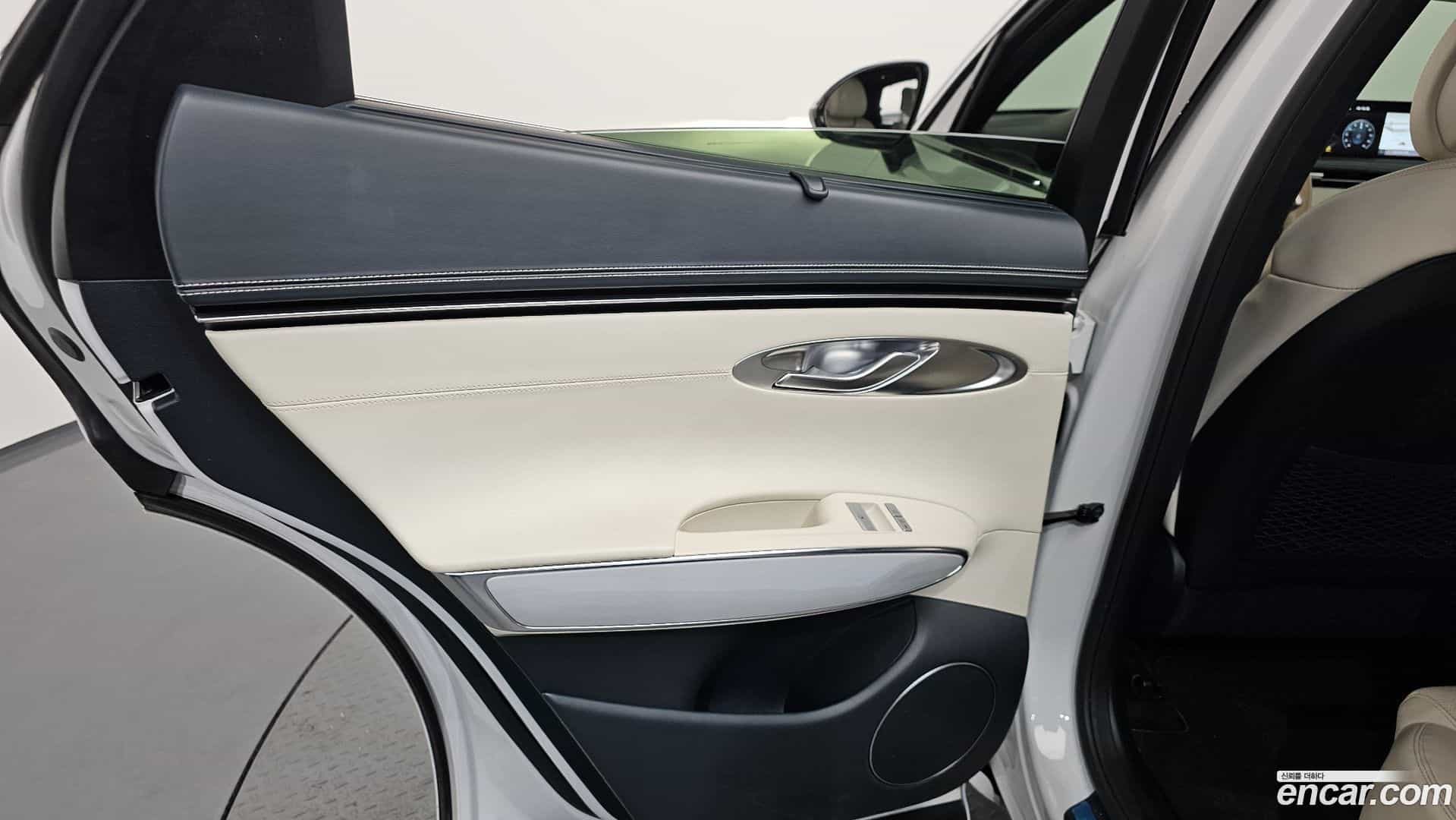 GV70 Genesis 2022.3-INNER-035