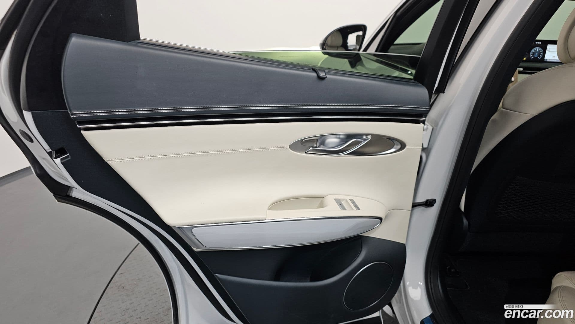 Main__Slider__Photo:GV70 Genesis 2022.3-24