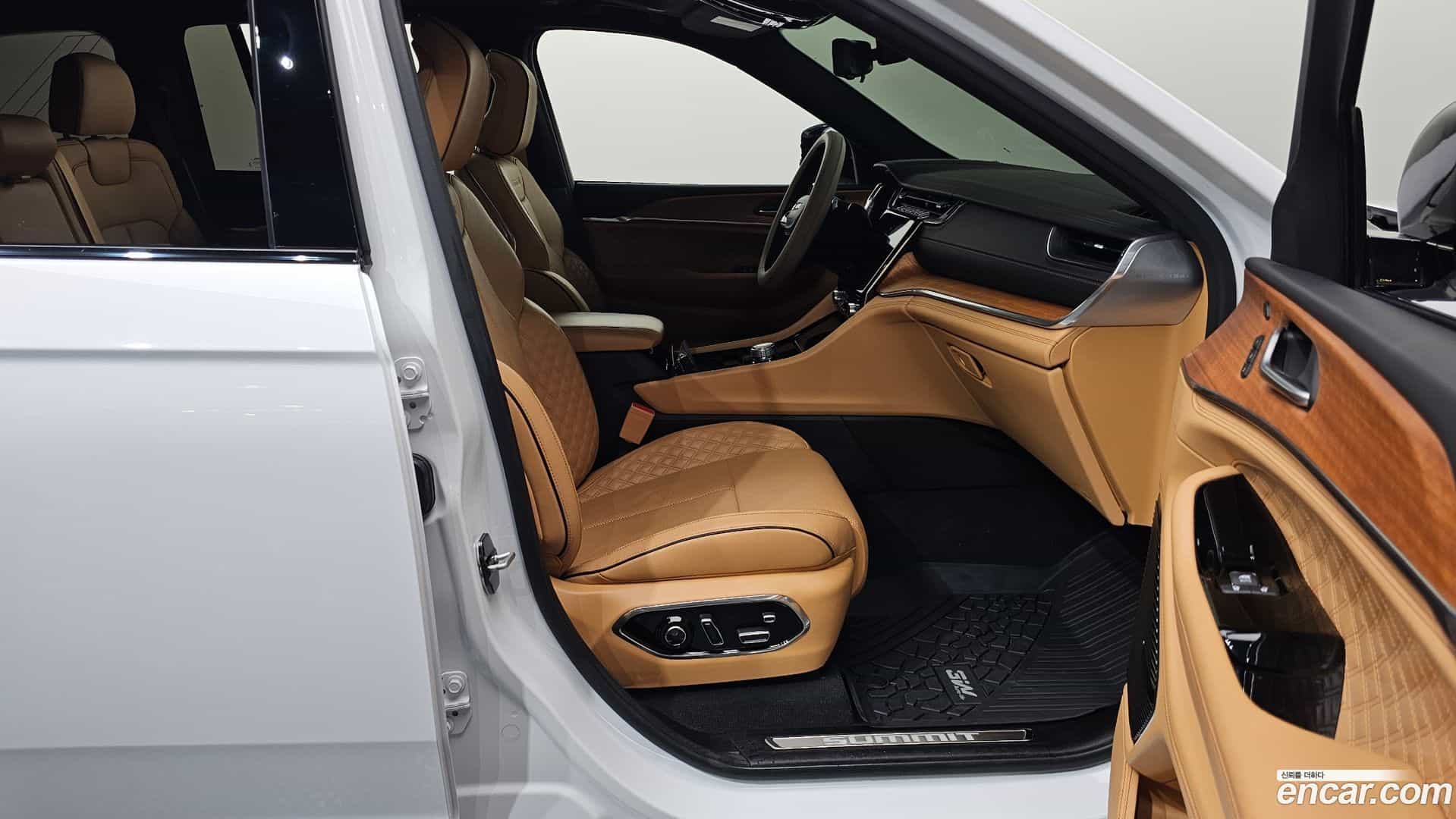 Cherokee Jeep 2022.11-INNER-036