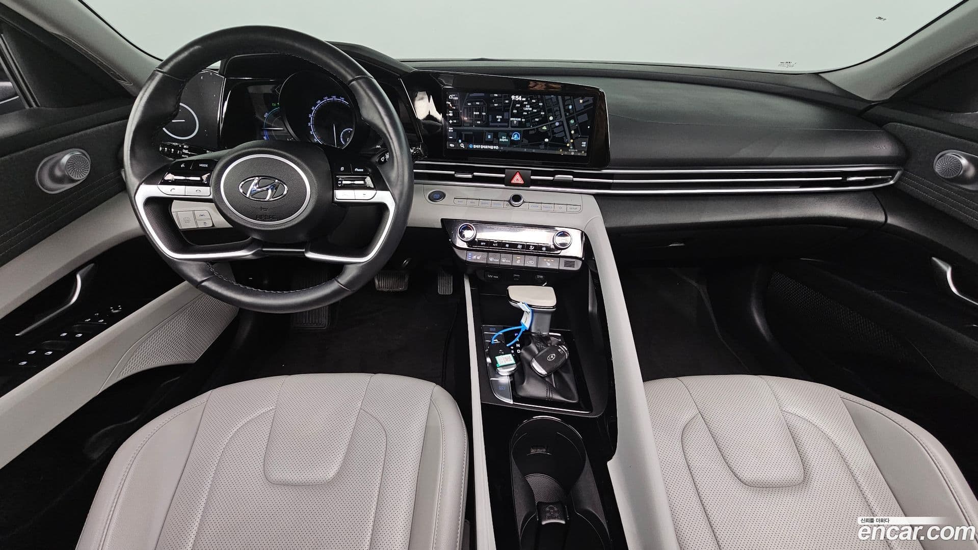 Main__Slider__Photo:AVANTE Hyundai 2021.1-6