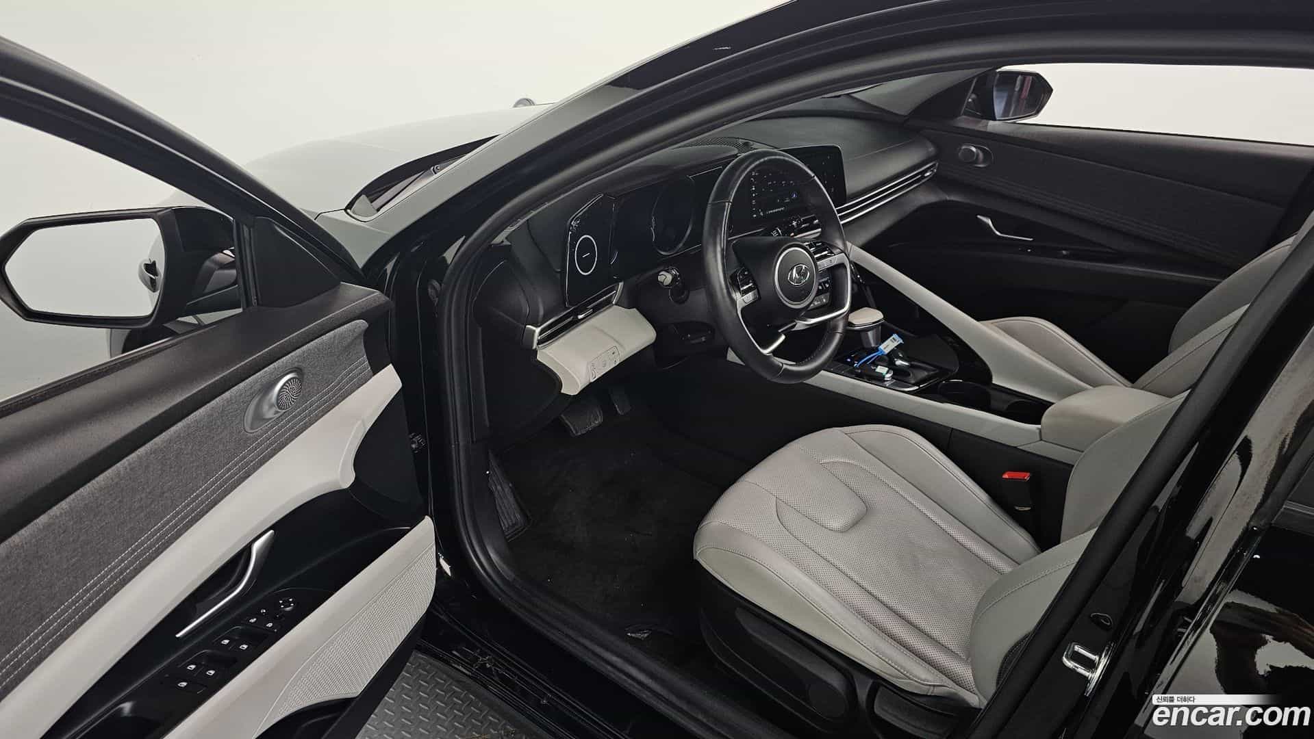 AVANTE Hyundai 2021.1-INNER-010