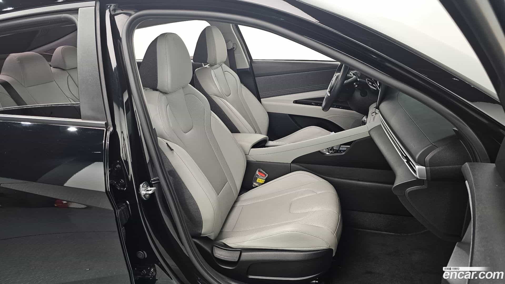 AVANTE Hyundai 2021.1-OPTION-015