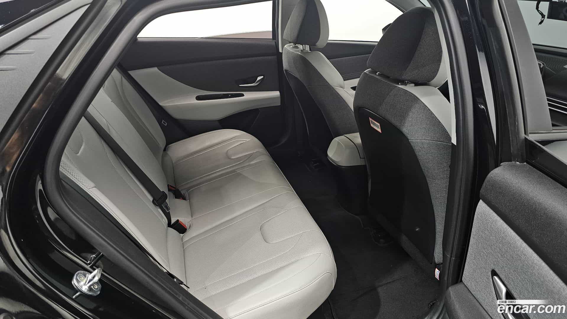 AVANTE Hyundai 2021.1-OPTION-016