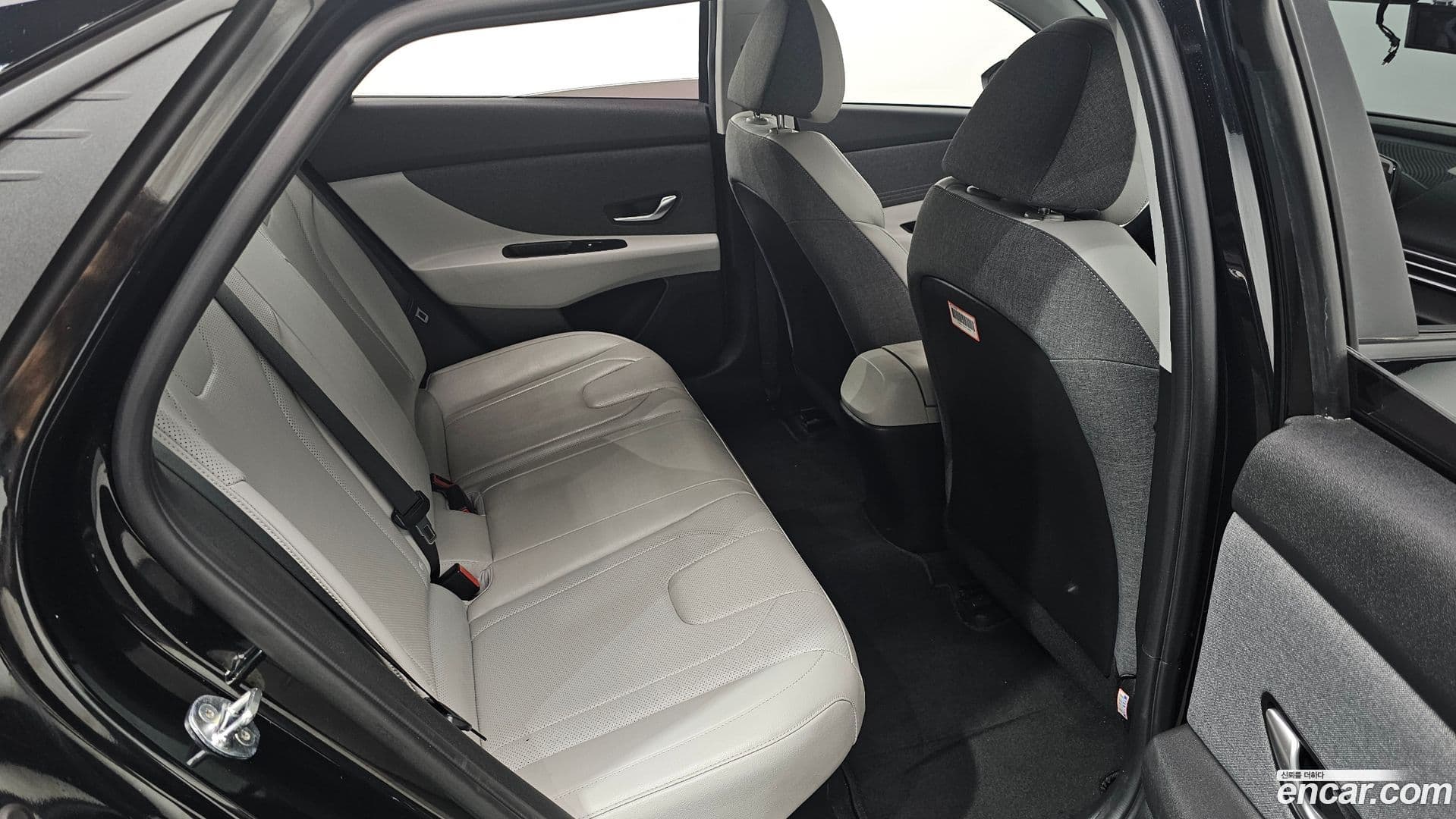Main__Slider__Photo:AVANTE Hyundai 2021.1-11