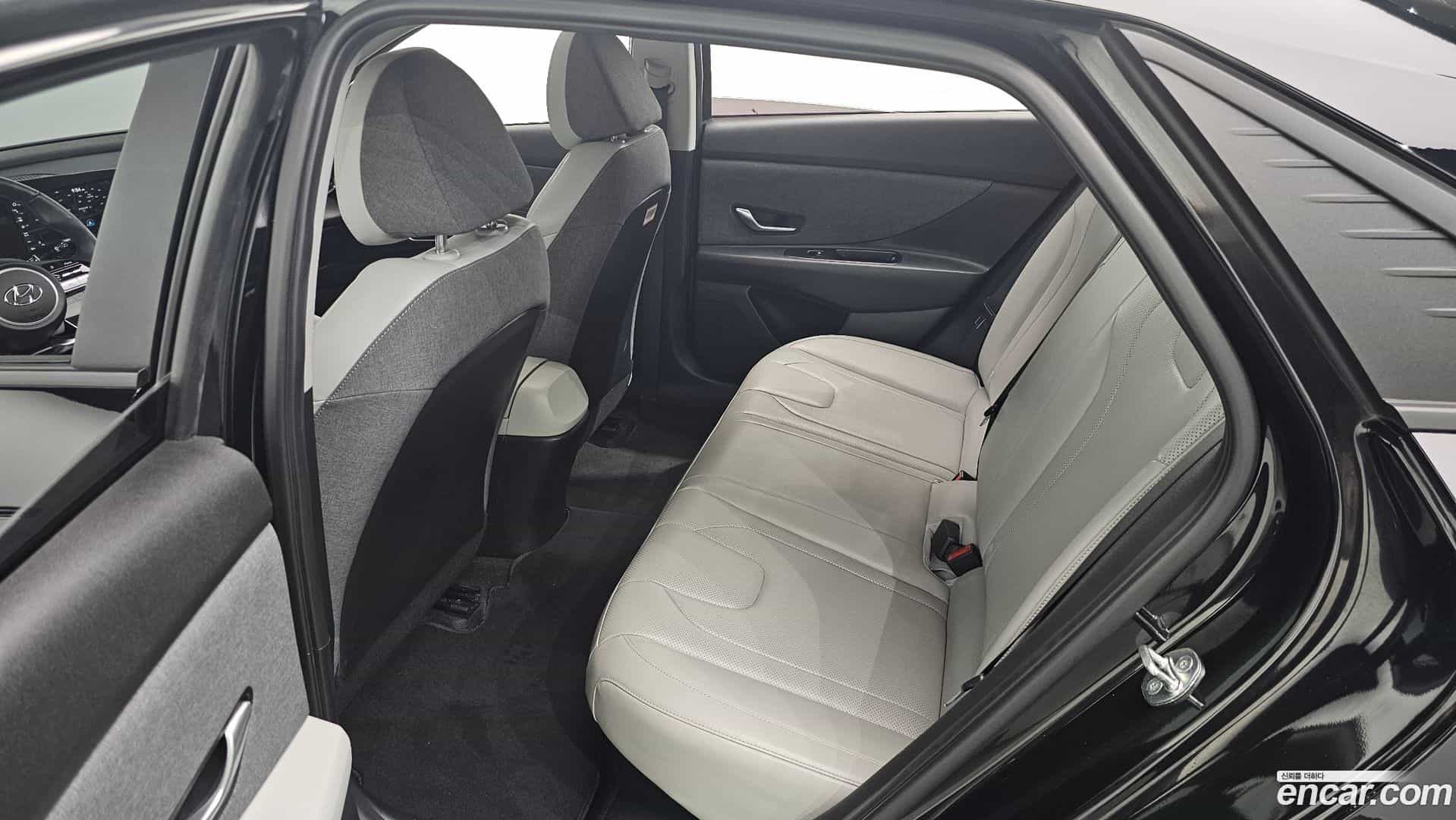 AVANTE Hyundai 2021.1-INNER-036
