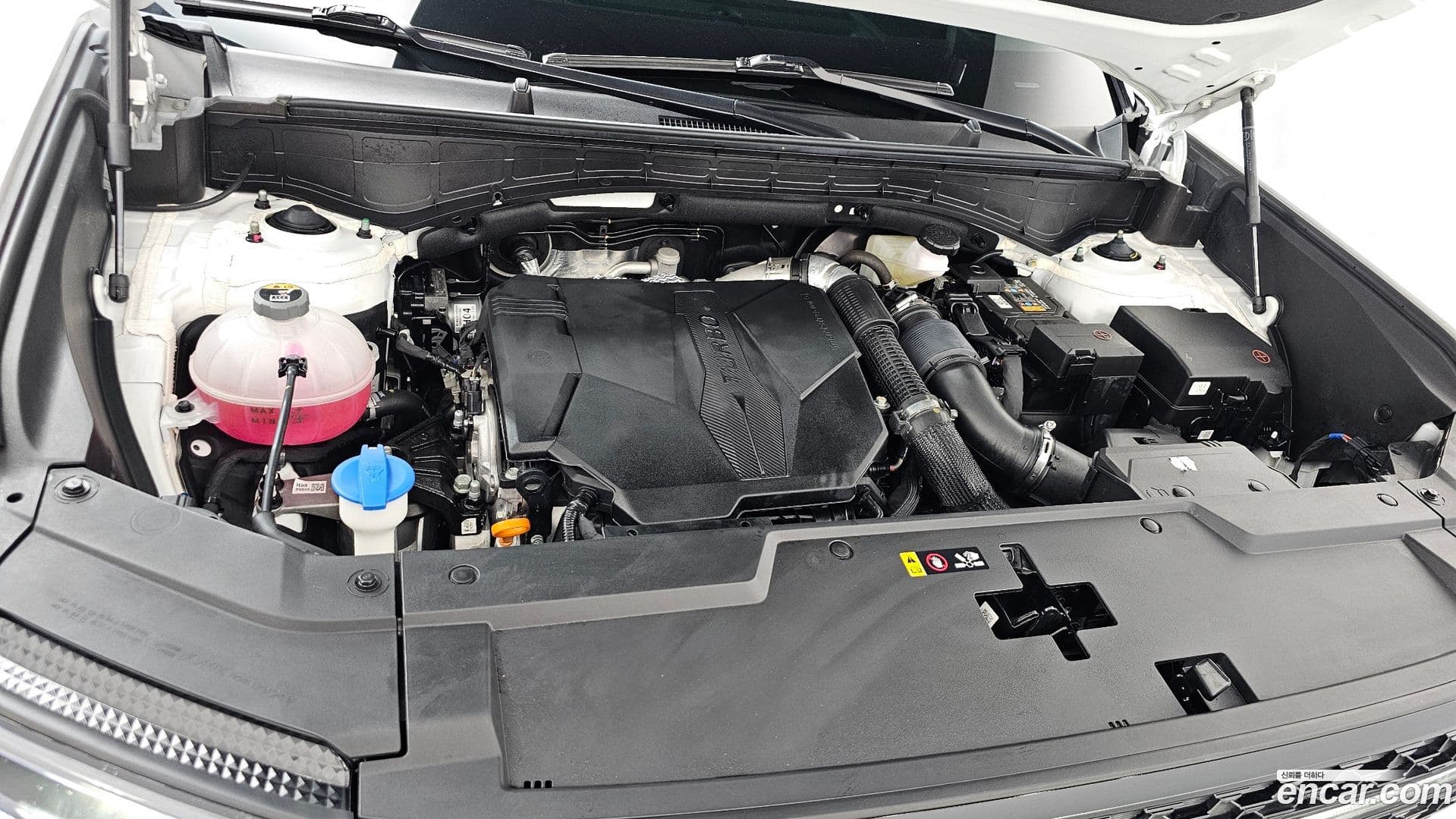Main__Slider__Photo:Santafe Hyundai 2025.1-5