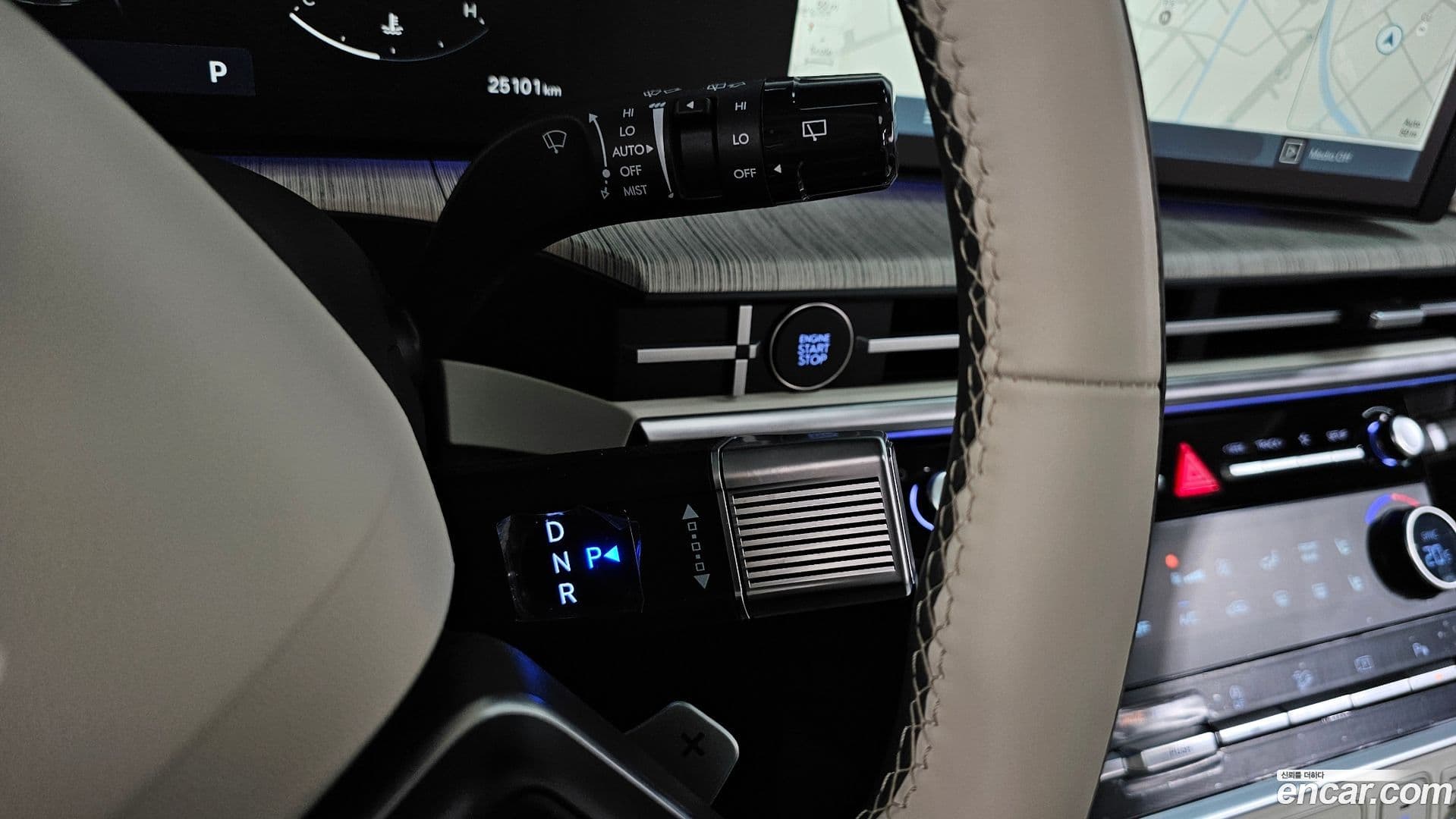 Main__Slider__Photo:Santafe Hyundai 2025.1-8