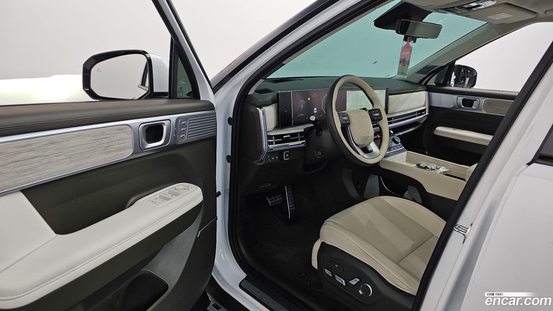 Main__Slider__Photo:Santafe Hyundai 2025.1-9